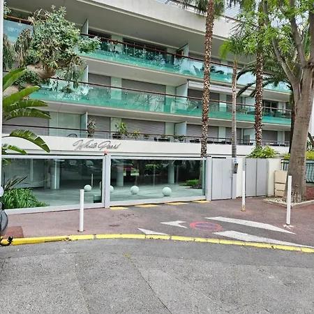 Juan-les-pins 2-room Lägenhet *