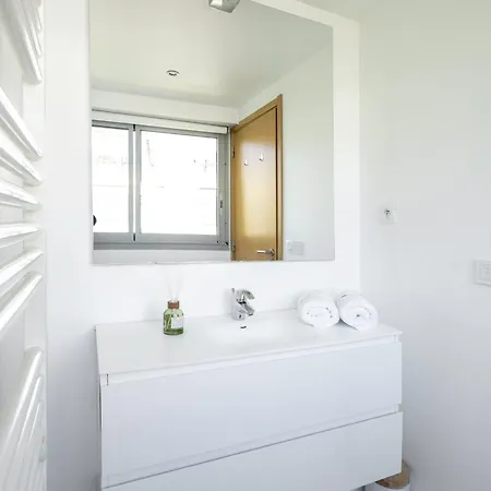 Juan-les-pins 2-room شقة *