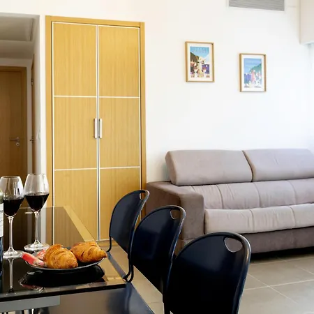 Juan-les-pins 2-room Apartment *